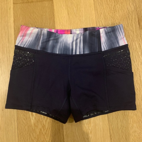 Lululemon Bike Shorts size 4 - Picture 1 of 3